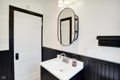 5548 Carrollton Avenue Indianapolis IN 46220