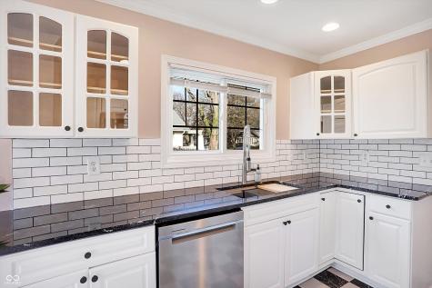 5548 Carrollton Avenue Indianapolis IN 46220