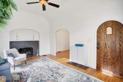5548 Carrollton Avenue Indianapolis IN 46220