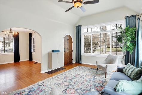 5548 Carrollton Avenue Indianapolis IN 46220