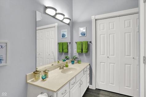 6104 Brandermill Ridge Columbus IN 47203