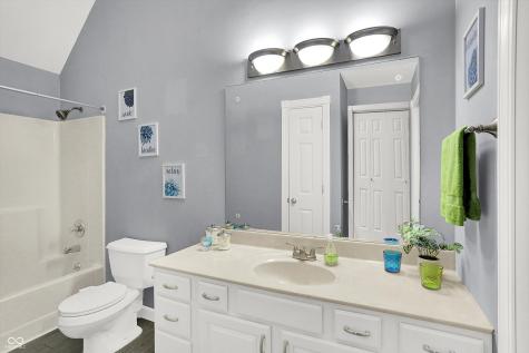 6104 Brandermill Ridge Columbus IN 47203