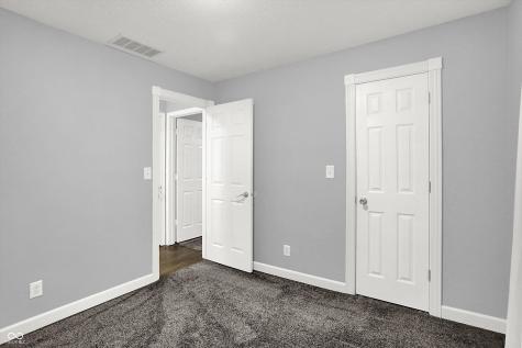 6104 Brandermill Ridge Columbus IN 47203