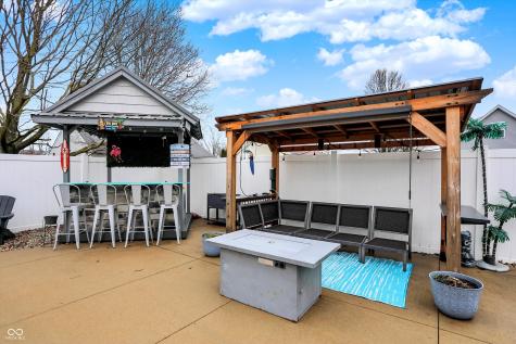 6104 Brandermill Ridge Columbus IN 47203