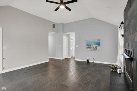 6104 Brandermill Ridge Columbus IN 47203
