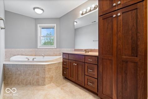 7189 Lockford N Avon IN 46123