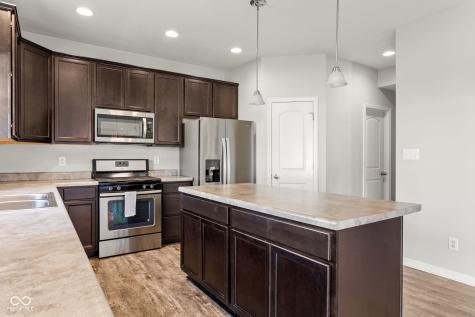 9308 Foudray Circle N Avon IN 46123