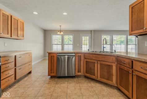 2296 Berkshire Place N Columbus IN 47203