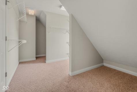 2296 Berkshire Place N Columbus IN 47203
