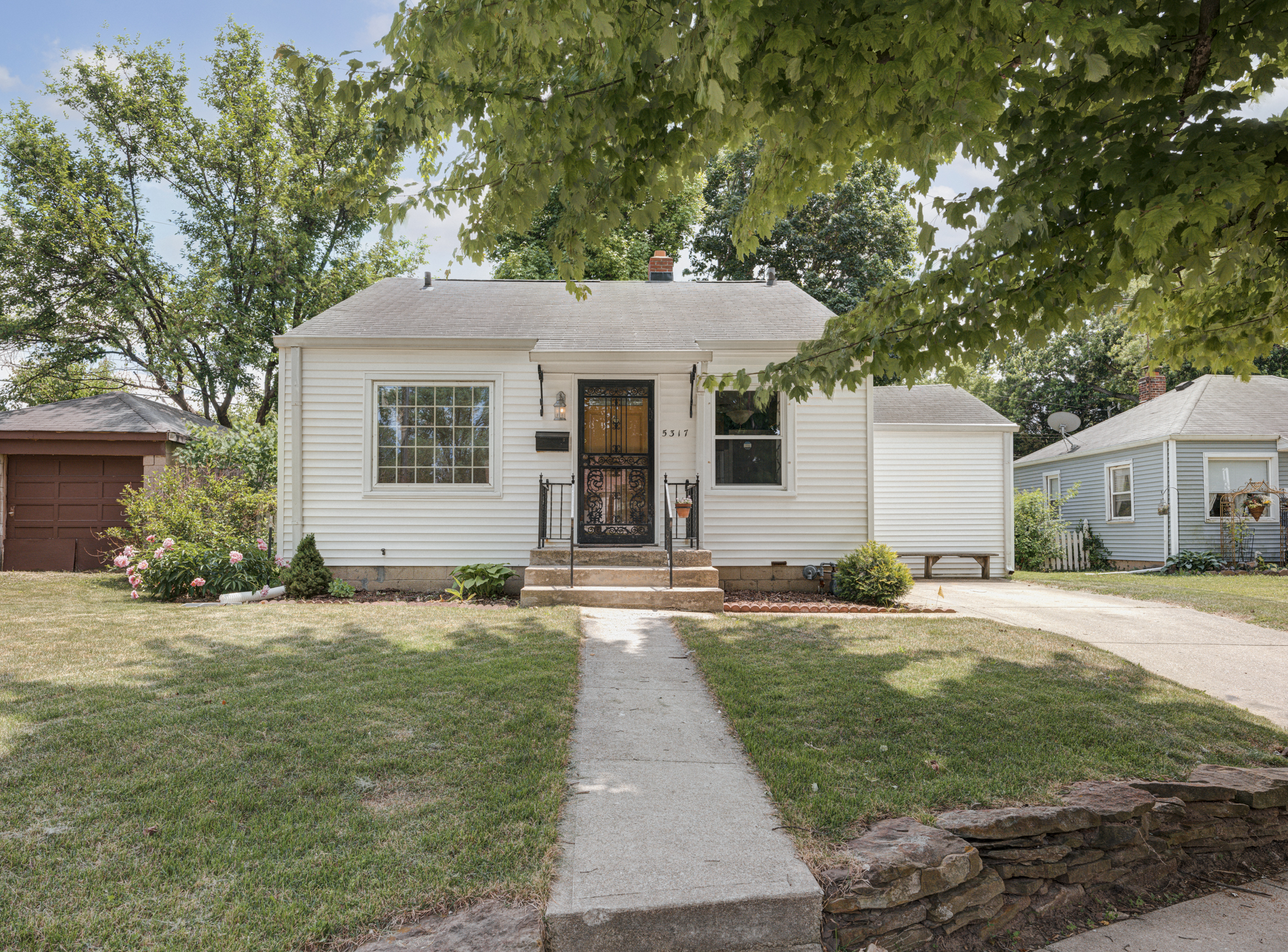 5317 E 19th Place Indianapolis IN 46218