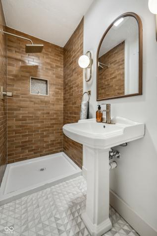 933 N Tuxedo Street Indianapolis IN 46201