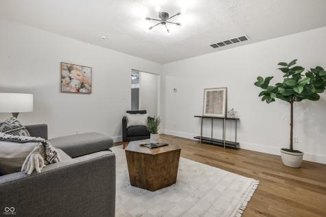 933 N Tuxedo Street Indianapolis IN 46201