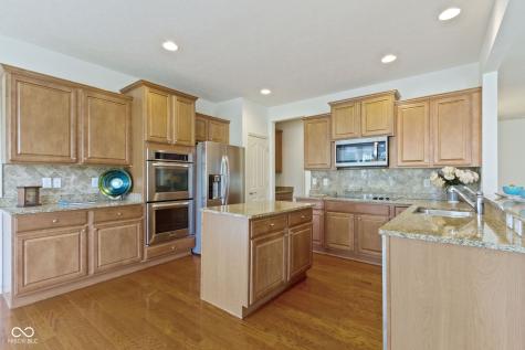 16171 Oakford Trail Fishers IN 46037