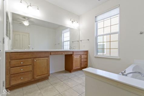 16171 Oakford Trail Fishers IN 46037