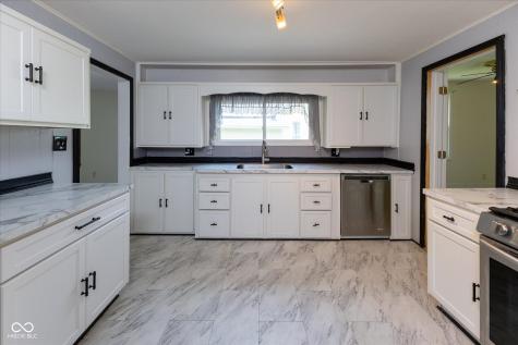 885 S 11th Street Noblesville IN 46060