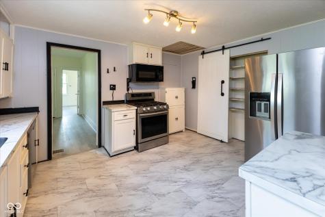 885 S 11th Street Noblesville IN 46060