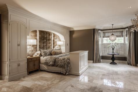 954 Laurelwood Carmel IN 46032