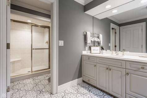 954 Laurelwood Carmel IN 46032