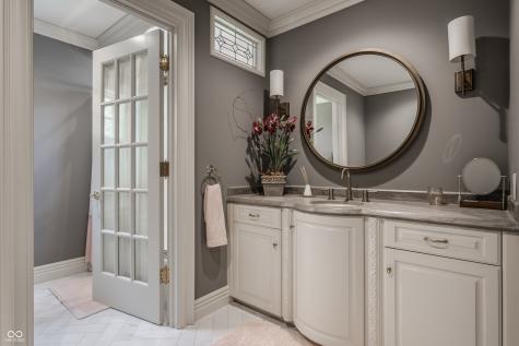 954 Laurelwood Carmel IN 46032