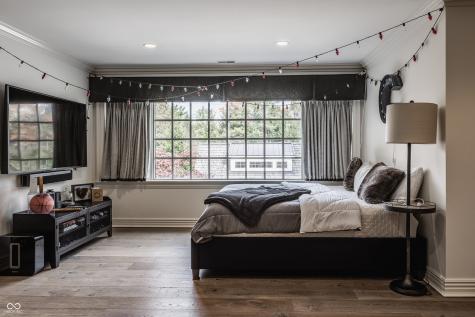 954 Laurelwood Carmel IN 46032