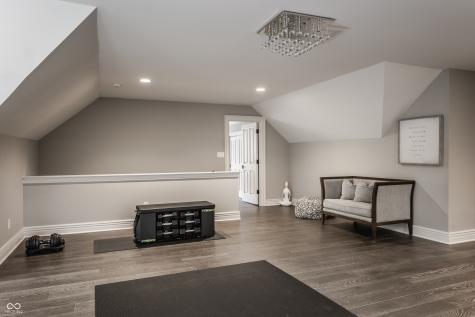 954 Laurelwood Carmel IN 46032