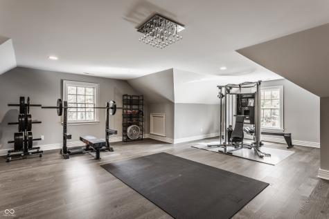 954 Laurelwood Carmel IN 46032