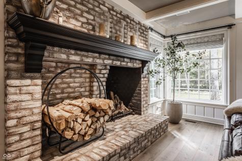 954 Laurelwood Carmel IN 46032