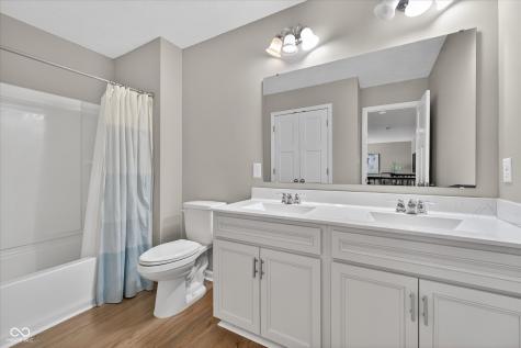 11904 Crossbill Court Noblesville IN 46060
