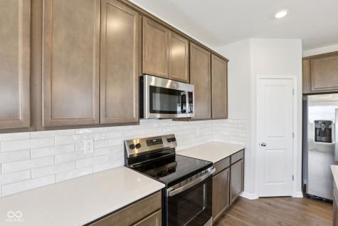 15989 Tharp Woods Drive Fishers IN 46037