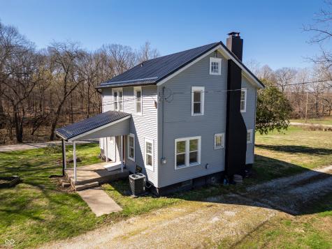749 S River Road Covington IN 47932