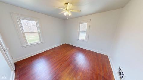 749 S River Road Covington IN 47932