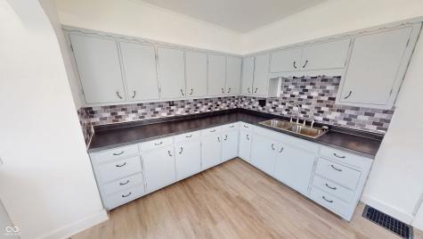 749 S River Road Covington IN 47932