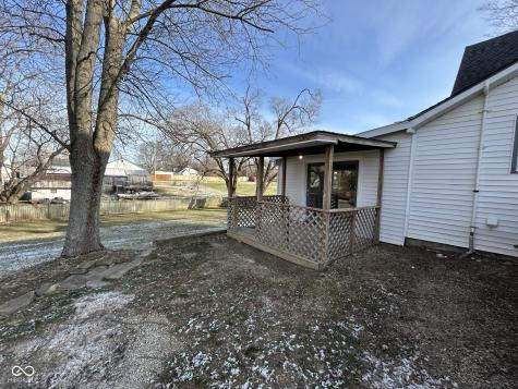 446 High Street Hope IN 47246