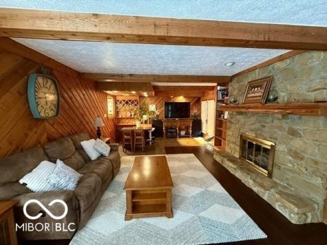 888 Briarwood Drive Greenwood IN 46142