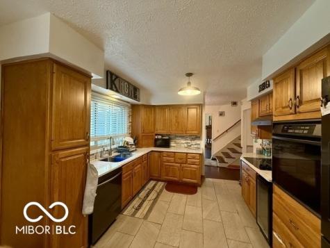 888 Briarwood Drive Greenwood IN 46142