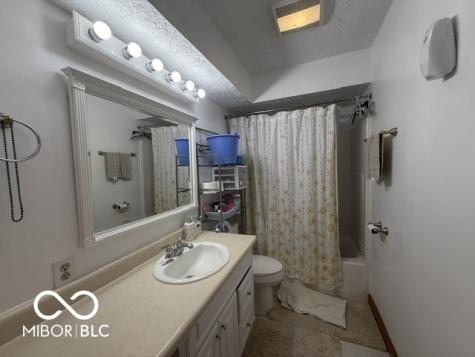 888 Briarwood Drive Greenwood IN 46142