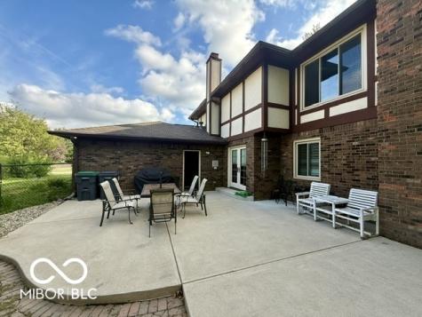 888 Briarwood Drive Greenwood IN 46142