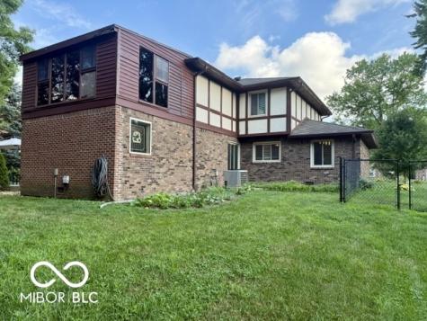 888 Briarwood Drive Greenwood IN 46142