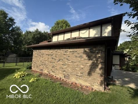 888 Briarwood Drive Greenwood IN 46142