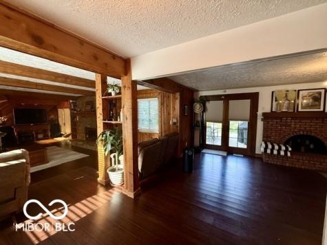 888 Briarwood Drive Greenwood IN 46142
