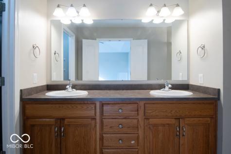 5263 Brooks Bend Greenwood IN 46143