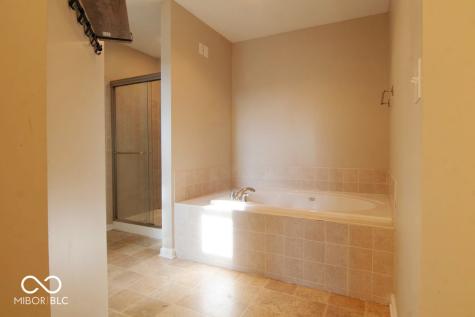 5263 Brooks Bend Greenwood IN 46143