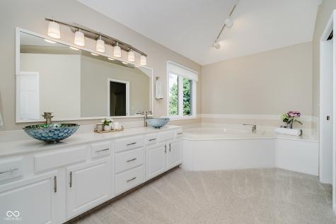 515 Twin Oaks Drive Carmel IN 46032