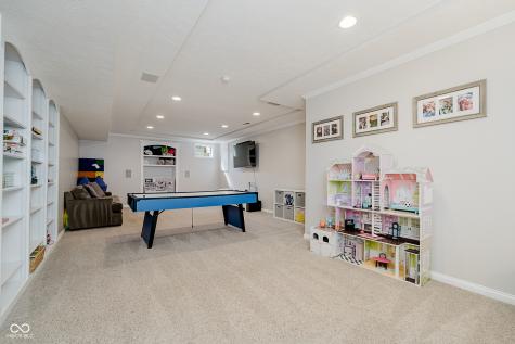 515 Twin Oaks Drive Carmel IN 46032