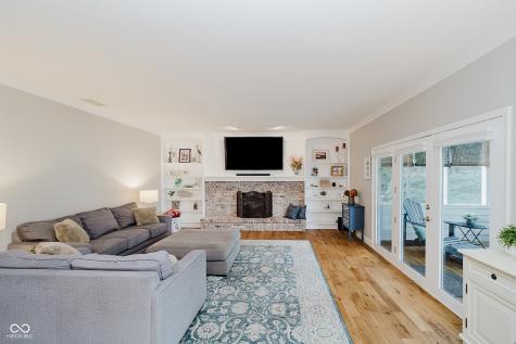 515 Twin Oaks Drive Carmel IN 46032