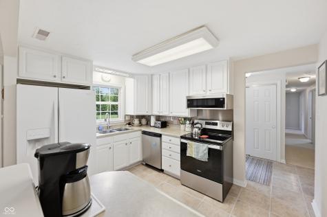 8005 Hilltop Lane Indianapolis IN 46256