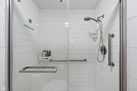 8005 Hilltop Lane Indianapolis IN 46256