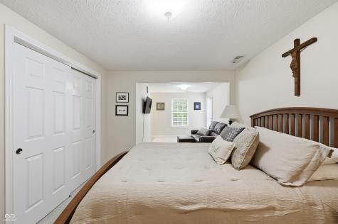 8005 Hilltop Lane Indianapolis IN 46256