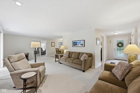 8005 Hilltop Lane Indianapolis IN 46256