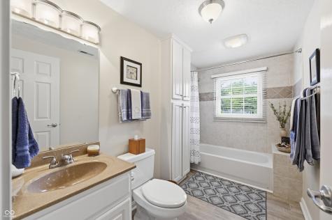 8005 Hilltop Lane Indianapolis IN 46256